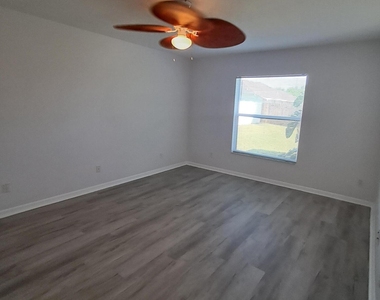 2697 Sw Altamira Avenue - Photo Thumbnail 8