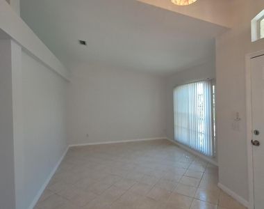 2697 Sw Altamira Avenue - Photo Thumbnail 4