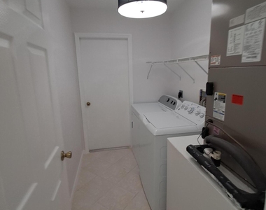 2697 Sw Altamira Avenue - Photo Thumbnail 29