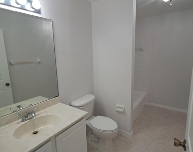 2697 Sw Altamira Avenue - Photo Thumbnail 24