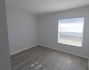 2697 Sw Altamira Avenue - Photo Thumbnail 25