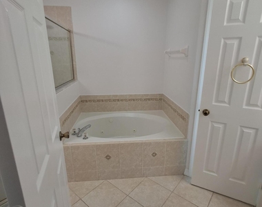 2697 Sw Altamira Avenue - Photo Thumbnail 19