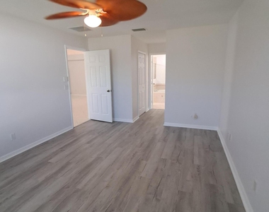 2697 Sw Altamira Avenue - Photo Thumbnail 10