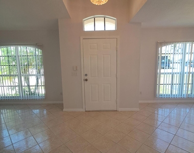 2697 Sw Altamira Avenue - Photo Thumbnail 2