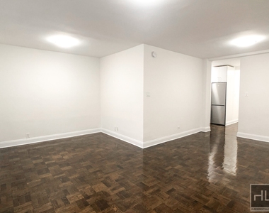 East 55 Street - Photo Thumbnail 1