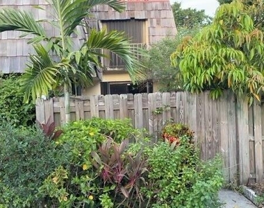 1600 Forest Lakes Circle - Photo Thumbnail 24
