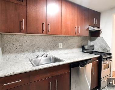 Park Avenue South - Photo Thumbnail 2