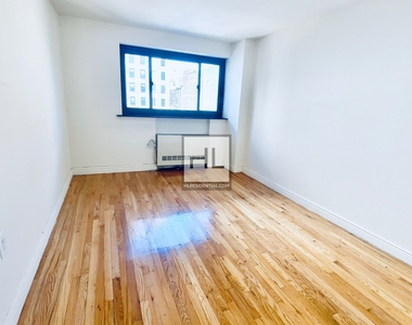 Park Avenue South - Photo Thumbnail 1