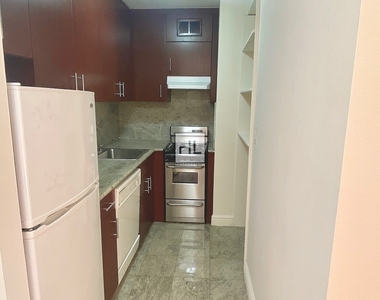 Park Avenue South - Photo Thumbnail 3
