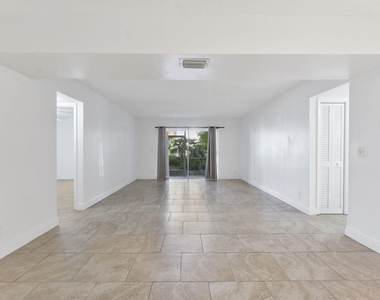 632 Nw 13th Street - Photo Thumbnail 3