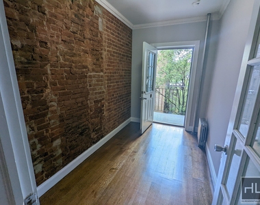 9 Avenue - Photo Thumbnail 2