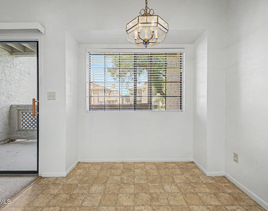 930 N Mesa Drive - Photo Thumbnail 7