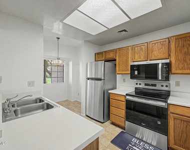 930 N Mesa Drive - Photo Thumbnail 11