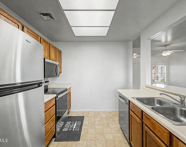 930 N Mesa Drive - Photo Thumbnail 9
