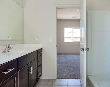 18091 N Presley Lane - Photo Thumbnail 13