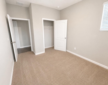 5208 Jovial Court - Photo Thumbnail 26