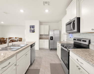 10764 Sw Vasari Way - Photo Thumbnail 6