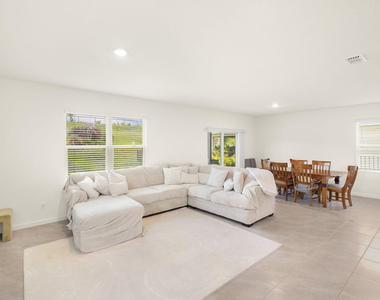 10764 Sw Vasari Way - Photo Thumbnail 8