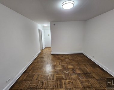 East 35 Street - Photo Thumbnail 1