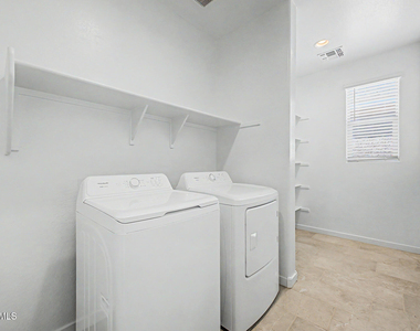 32000 N 121st Avenue - Photo Thumbnail 14