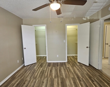 2307 N Congress Avenue - Photo Thumbnail 10