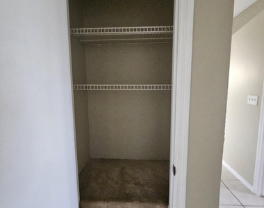 2307 N Congress Avenue - Photo Thumbnail 13
