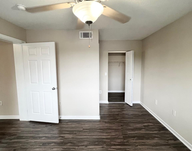 3738 Nw Mediterranean Lane - Photo Thumbnail 12