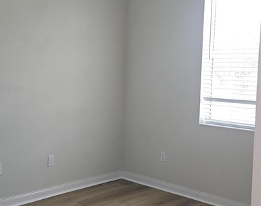 1173 Islamorada Drive - Photo Thumbnail 10