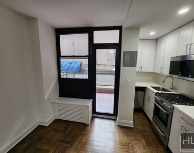 East 35 Street - Photo Thumbnail 2