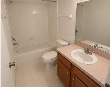 2445 Sw 18th - Photo Thumbnail 4
