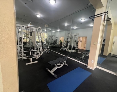 2445 Sw 18th - Photo Thumbnail 10