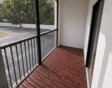 2445 Sw 18th - Photo Thumbnail 6