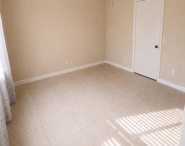 2445 Sw 18th - Photo Thumbnail 2