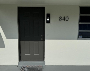 842 S 63rd Avenue - Photo Thumbnail 3