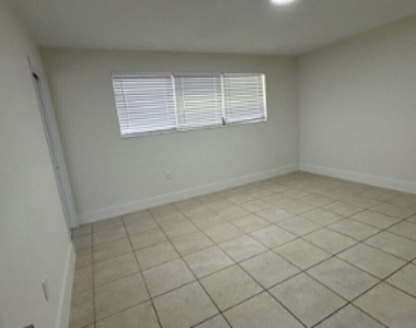 842 S 63rd Avenue - Photo Thumbnail 18