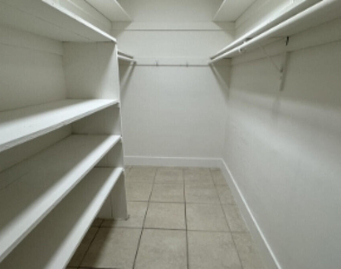 842 S 63rd Avenue - Photo Thumbnail 5
