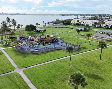 1811 Melaleuca Drive - Photo Thumbnail 11