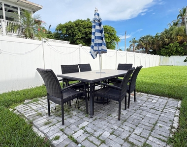 1811 Melaleuca Drive - Photo Thumbnail 8