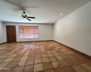 3122 E Montecito Avenue - Photo Thumbnail 2