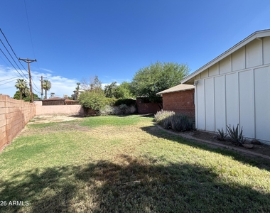 3122 E Montecito Avenue - Photo Thumbnail 24