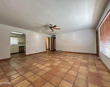 3122 E Montecito Avenue - Photo Thumbnail 3