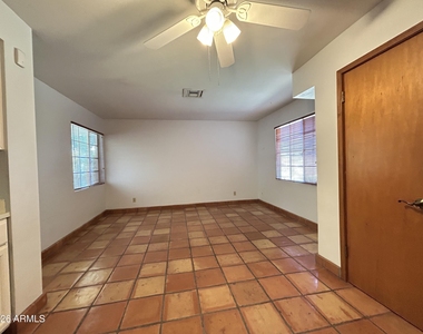 3122 E Montecito Avenue - Photo Thumbnail 4