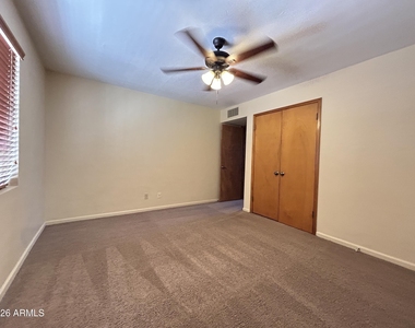 3122 E Montecito Avenue - Photo Thumbnail 17