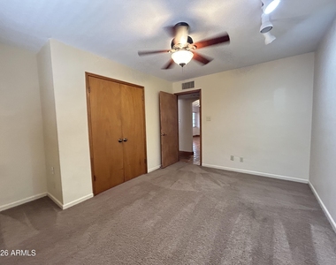 3122 E Montecito Avenue - Photo Thumbnail 15