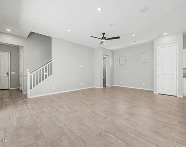 291 E Markwood Drive - Photo Thumbnail 1
