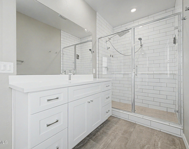 291 E Markwood Drive - Photo Thumbnail 4