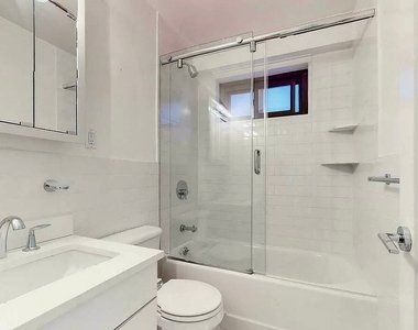 E 89 St - Photo Thumbnail 4