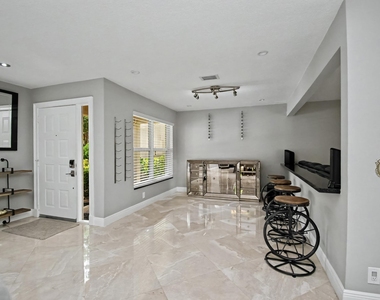 7685 Nw 61st Terrace - Photo Thumbnail 11