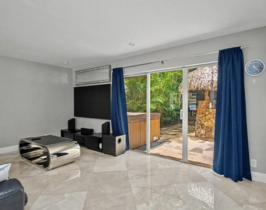 7685 Nw 61st Terrace - Photo Thumbnail 28