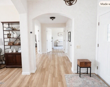 15018 W Huron Drive - Photo Thumbnail 9
